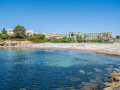Beach. Penthouse with private solarium and pool sea views