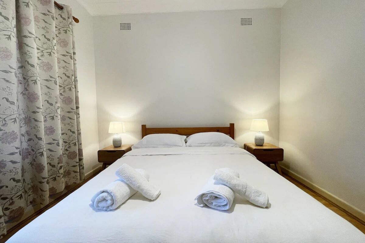 4 bedrooms, desk, iron/ironing board, WiFi