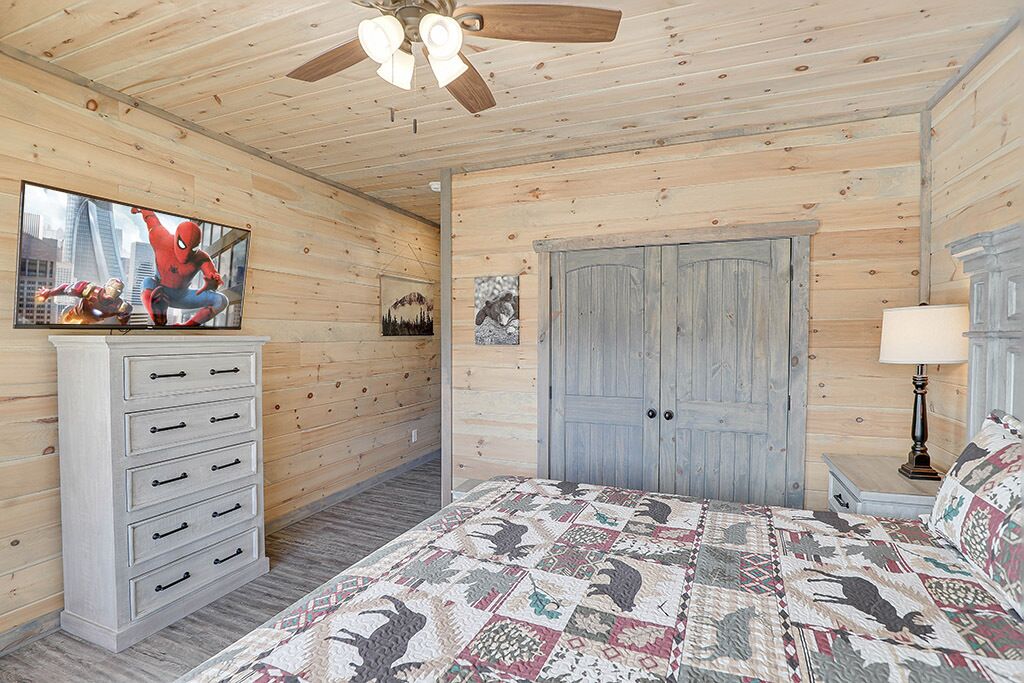 Gatlinburg - Sky Light View - 3 Bedroom - Sleeps 12