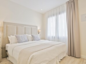 3 bedrooms, iron/ironing board, Internet, bed sheets - Sitges Spaces Urban Beach Flat- 3 Bedrooms/3 Bathrooms/Huge Terrace/Near Beach (Sitges)