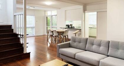 Spacious Home Near CBD 20x Faster 5G @390 Mbps