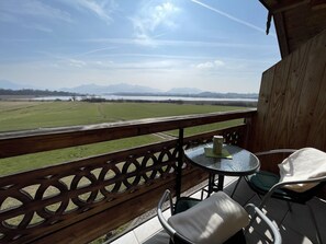 Outdoor dining - Vacation apartment Kampenwand (Rimsting)