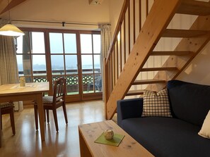 TV - Vacation apartment Kampenwand (Rimsting)