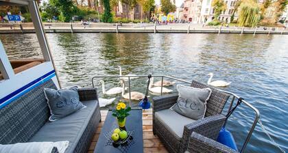 Vollständig ausgestattetes Boot 'Lisa' mit Terrassen