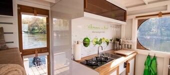 Fully-Equipped Boat 'Lisa' with Terraces