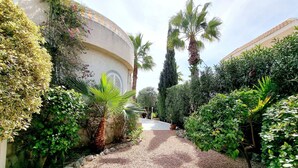 Unclassified image, 4 of 44, button - Detached villa with private pool (El Chaparral)