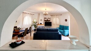 Unclassified image, 5 of 44, button - Detached villa with private pool (El Chaparral)