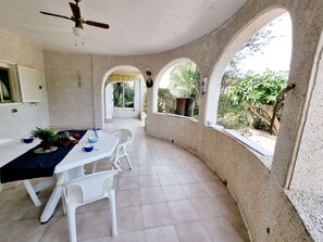 Outdoor dining - Detached villa with private pool (El Chaparral)