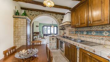 Kühlschrank, Ofen, Herdplatte, Geschirrspüler