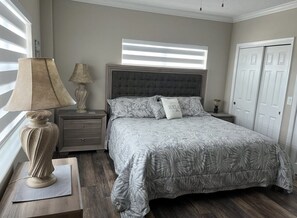 2 Schlafzimmer, Schreibtisch, B ügeleisen/Bügelbrett, kostenloses WLAN