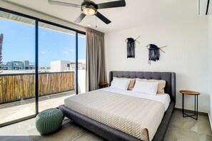 3 bedrooms, iron/ironing board, internet, bed sheets