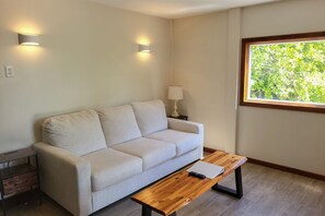 TV - Beachfront abode with well-equipped kitchen - pool, beach, grill, & canoe access (Caye Caulker)