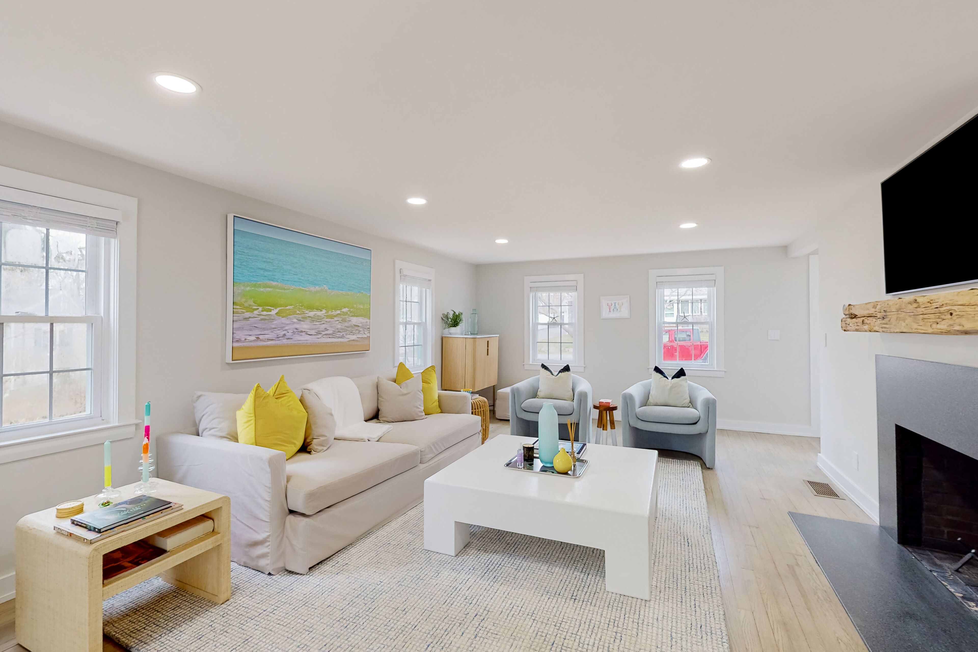 Beautiful home with great yard & firepit - walk to Main St, beaches & ferries