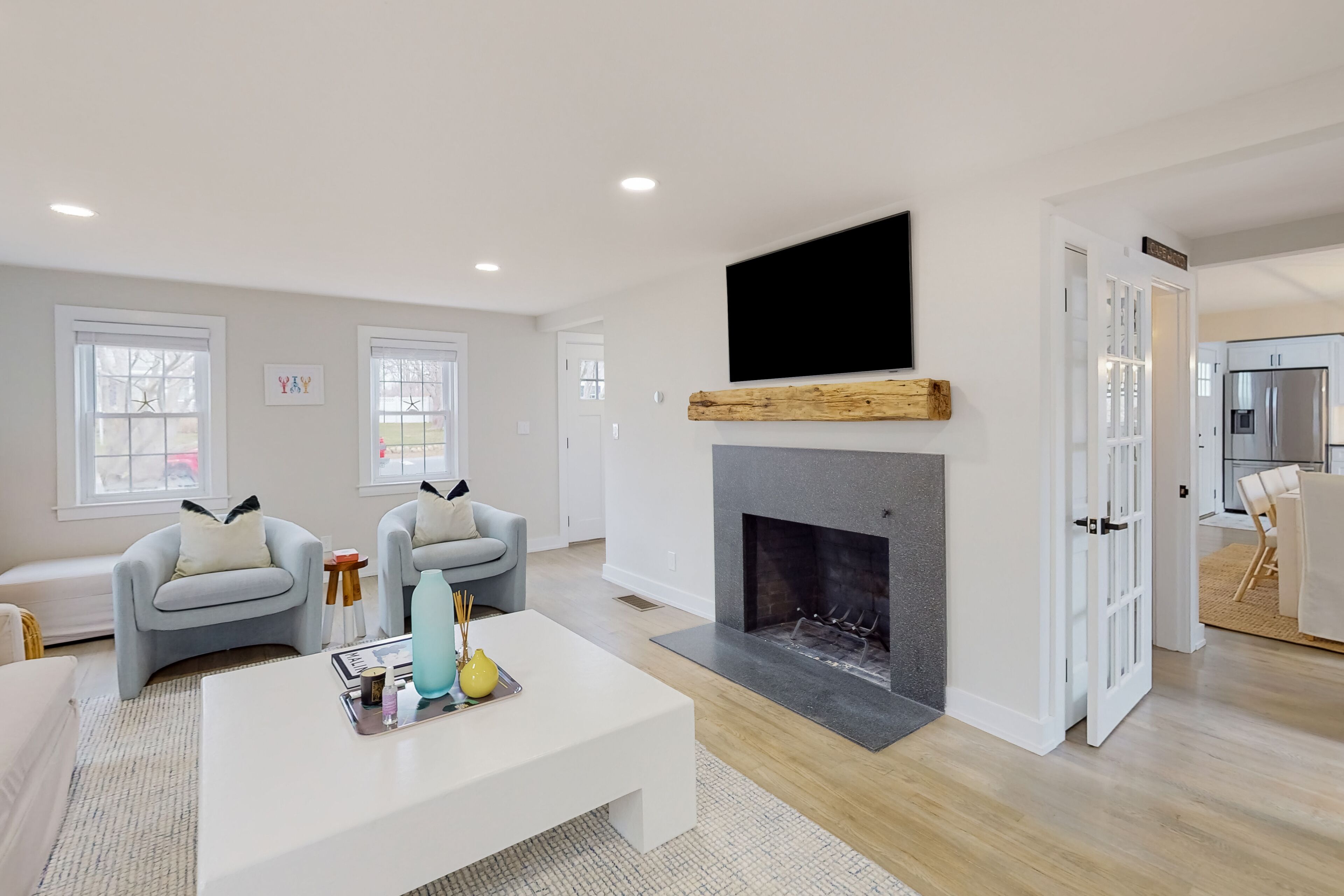 Beautiful home with great yard & firepit - walk to Main St, beaches & ferries