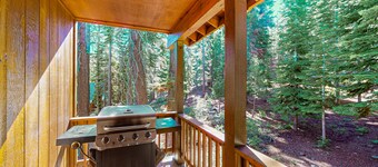 Lovely mountain home with skiing, pool, hot tub, fast WiFi, & washer/dryer