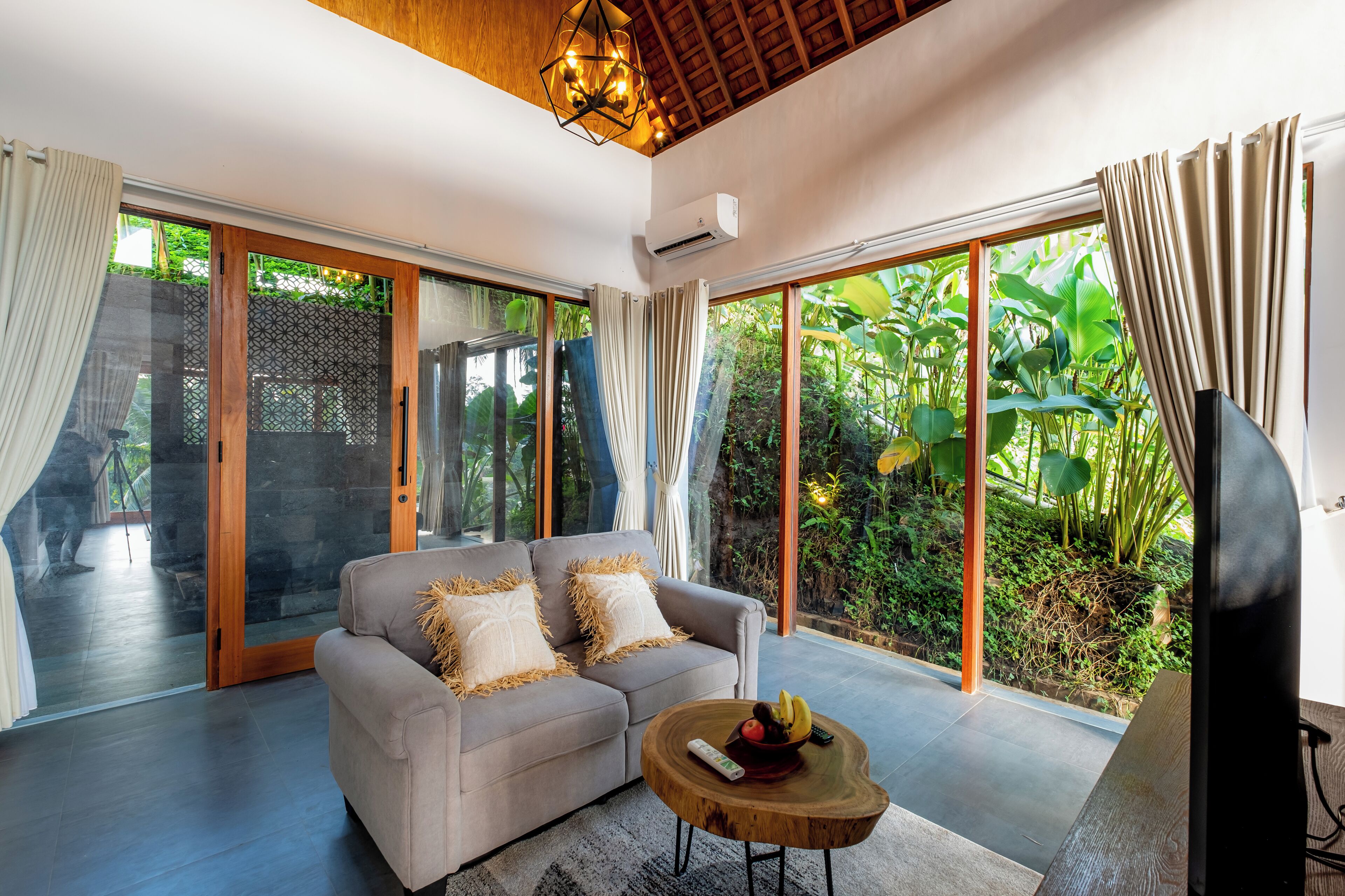 TV 32 polegadas com canais a cabo