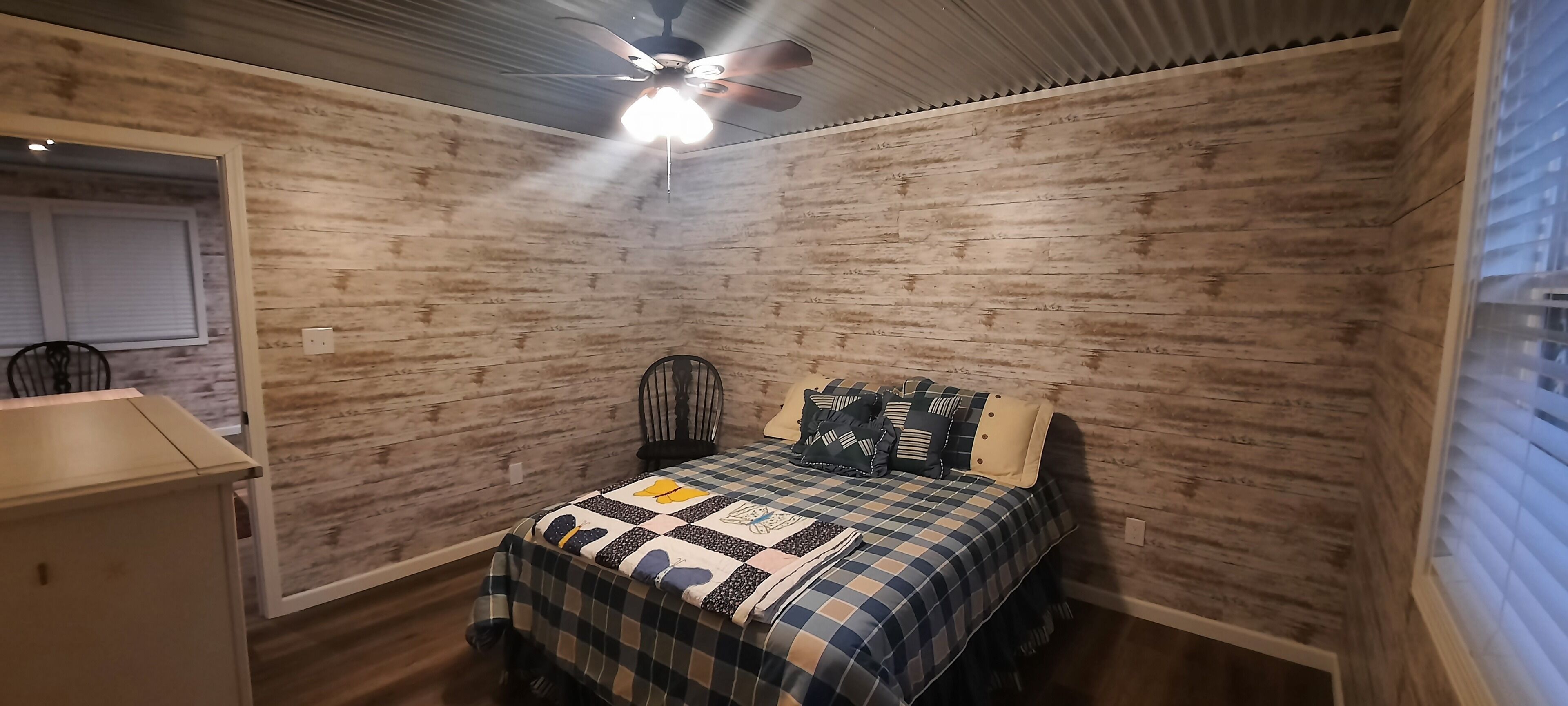 2 soverom og sengetøy