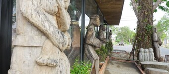 Nha Nghi Van Long Elephants