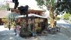 Exterior - Nha Nghi Van Long Elephants (Lak)
