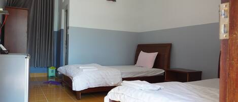 Ropa de cama hipoalergénica y escritorio