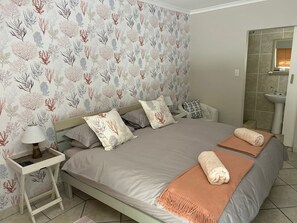 1 bedroom, Internet, bed sheets, wheelchair access - Cozy Crner, home away from home, near pristine beaches num3 (Langebaan)
