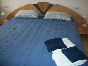 1 chambre, fer et planche à repasser, accès Internet, draps fournis