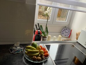 Fridge, microwave, dishwasher, coffee/tea maker