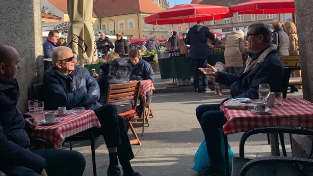 Nicht klassifiziertes Bild, 1 von 47, Schaltfläche
