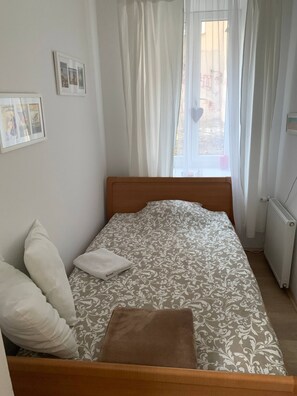 1 bedroom, iron/ironing board, Internet, bed sheets