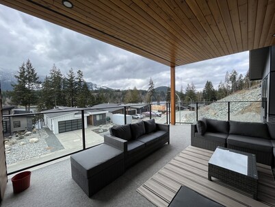 Lake House Retreat - includes boat slip!