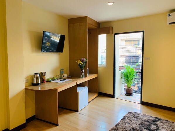 Deluxe Double Room | Desk, laptop workspace, free WiFi, bed sheets - A7 Hotel Pattaya (Pattaya)