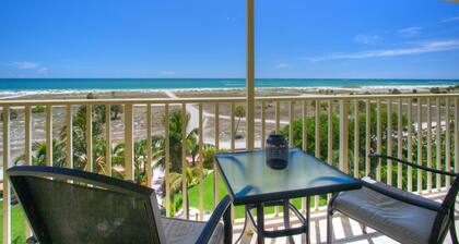 Perfect Beachfront Views. Pool. Easy Beach Access. Near Restaurants/Shops. Shuffleboard Table Tennis