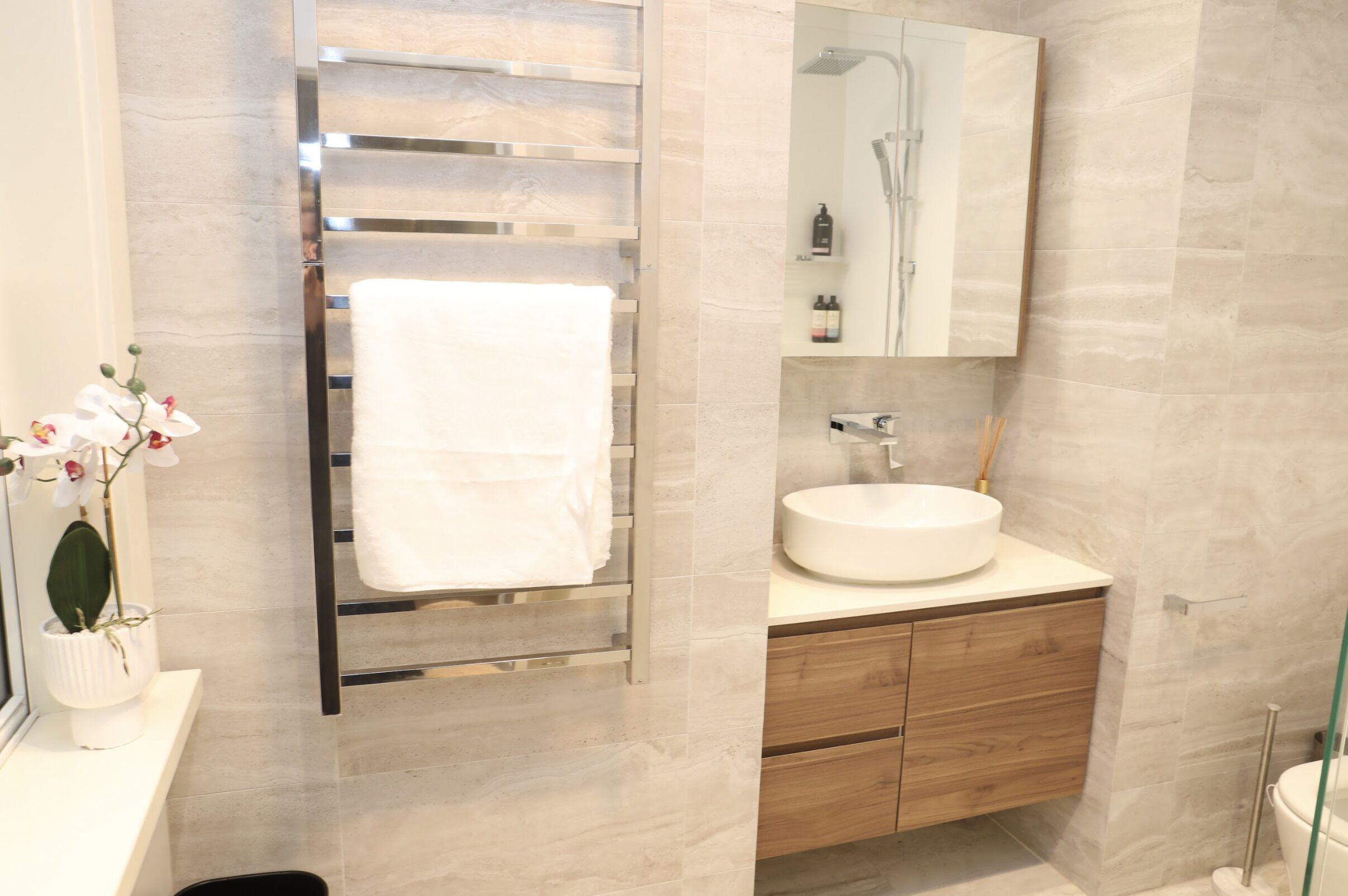 Luxury & new Hamptons style house in the heart of Seaforth & 10 minutes to Manly