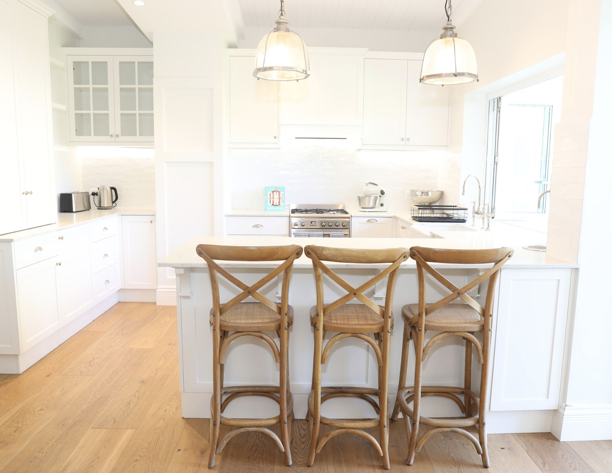 Luxury & new Hamptons style house in the heart of Seaforth & 10 minutes to Manly