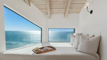 3 habitaciones, tabla de planchar con plancha y cuna de viaje