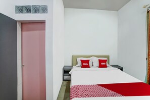 Habitación estándar | Espacio para trabajar con laptop, insonorización y ropa de cama 