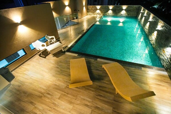 Kolam renang outdoor