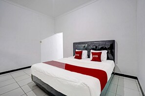 Chambre Double Standard | Bureau, espace de travail pour ordinateur portable, Wi-Fi gratuit