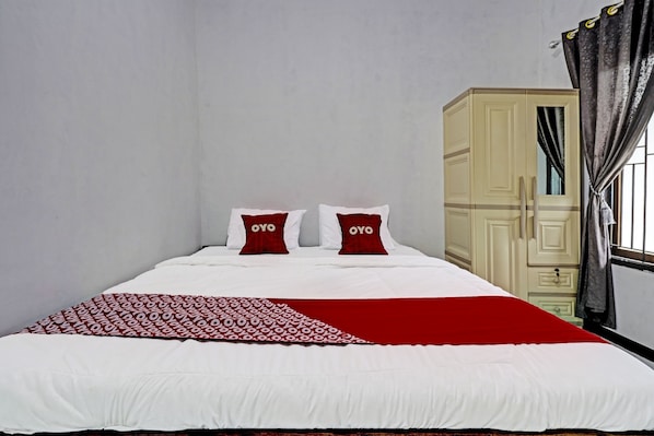 Habitación doble estándar | Escritorio, espacio para trabajar con laptop y wifi gratis 