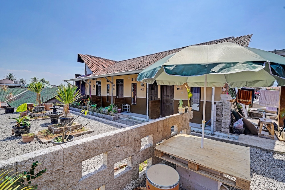 SPOT ON 91425 Mekargalih Homestay Syariah