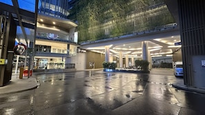 Property entrance - The Robertson Residence (Kuala Lumpur)