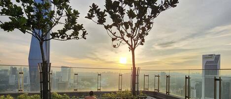 2 piscinas al aire libre (de 07:00 a 22:00), sombrillas, tumbonas