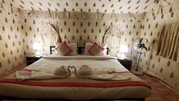 Deluxe Tent | Free WiFi