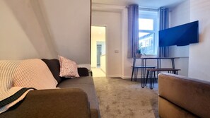 Smart TV - No.71 by Switchback Stays (Cardiff)