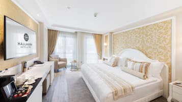 豪華雙人房 | 意大利 Frette 床單、高級寢具、Tempur-Pedic 床墊、迷你吧