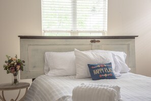 4 habitaciones, escritorio, tabla de planchar con plancha y wifi gratis 