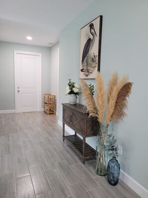 Interior - The Bird's Nest *Monthly Special*: Pet/Family Friendly, 10 mins to DT by Sawgrass Park (St. Petersburg)