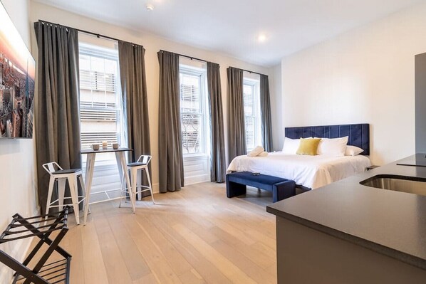 1 bedroom, desk, WiFi, bed sheets