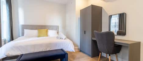 1 bedroom, desk, WiFi, bed sheets