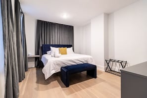 1 quarto, escrivaninha, Wi-Fi, roupa de cama